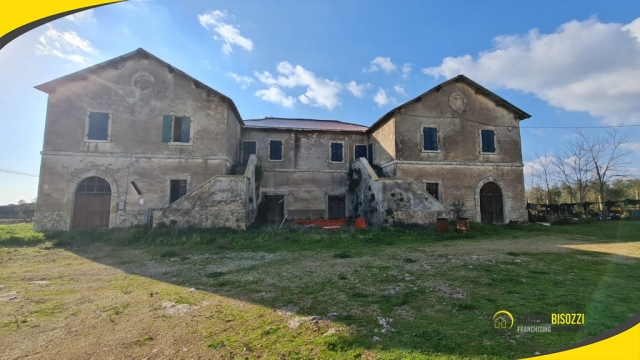 Canino - Terme di Vulci - Casale con terreno