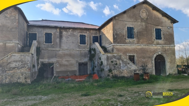 Canino - Terme di Vulci - Casale con terreno