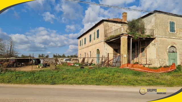 Canino - Terme di Vulci - Casale con terreno