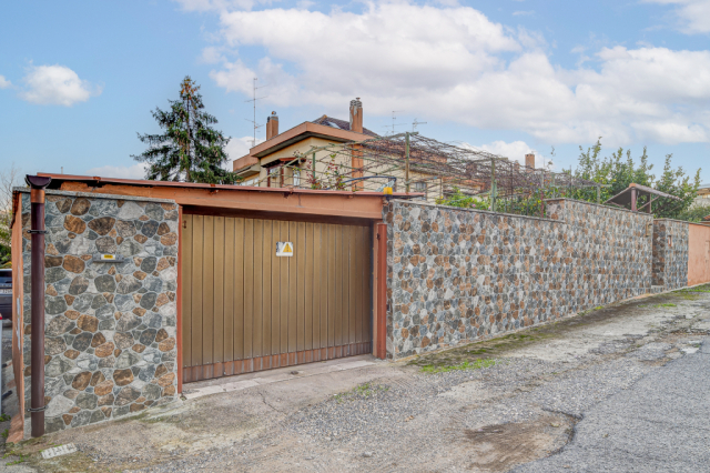 Villa a schiera a San Gordiano con garage